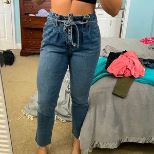 Hollister Curvy High Rise Paper Bag Mom Jean